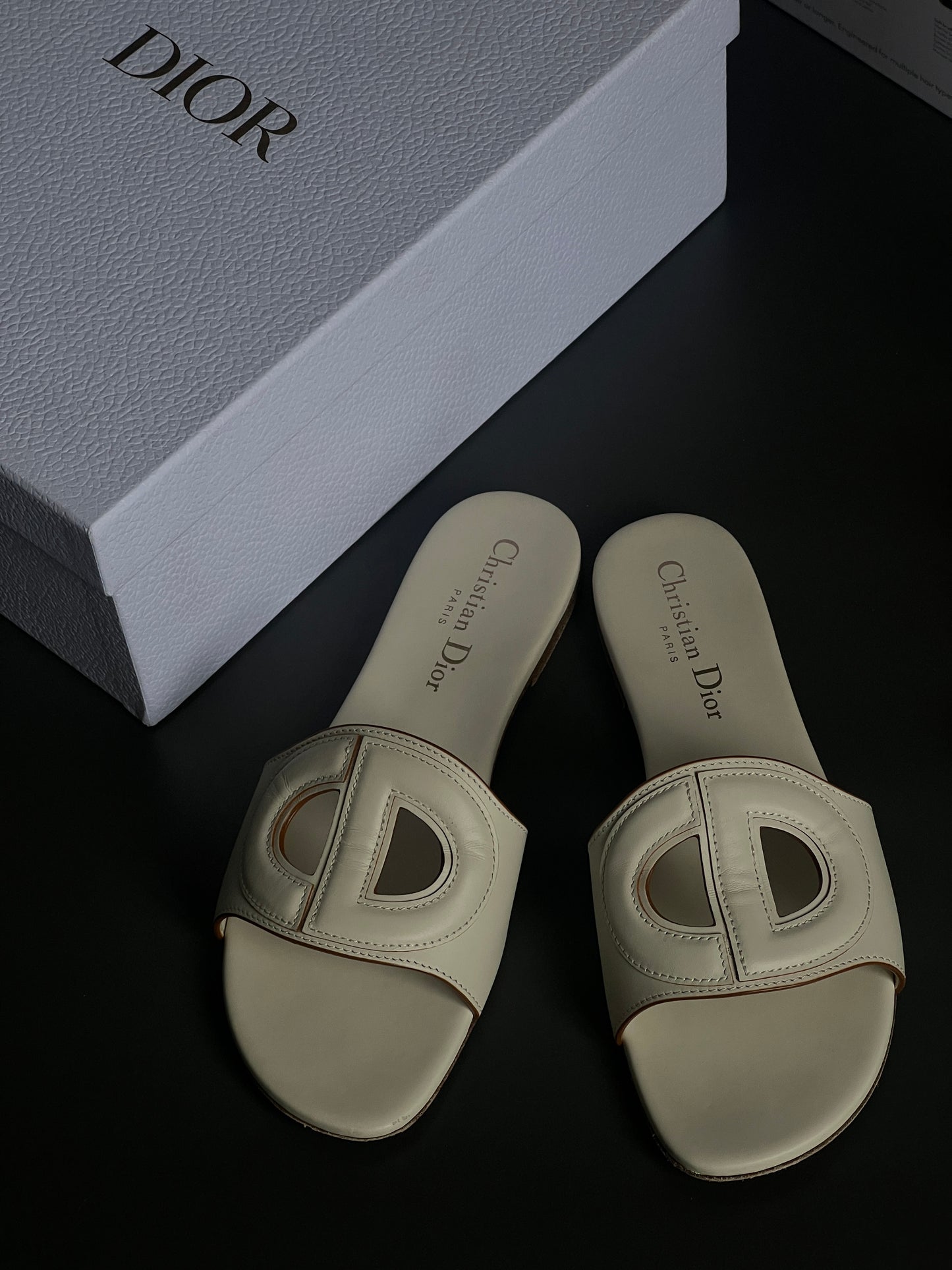 Шльопанці Christian Dior