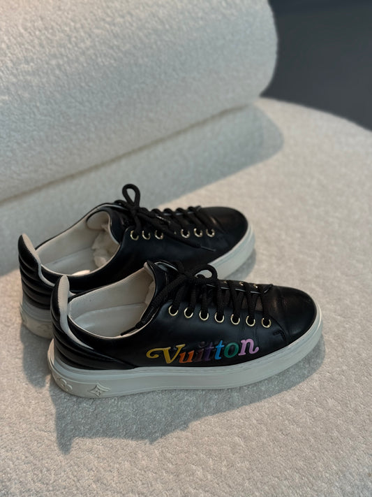 Кеди LV
